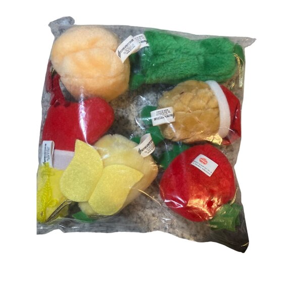 Del Monte YUMKINS Christmas Ornaments Set of 6 Fruits & Vegetables 1991 - Picture 9 of 13